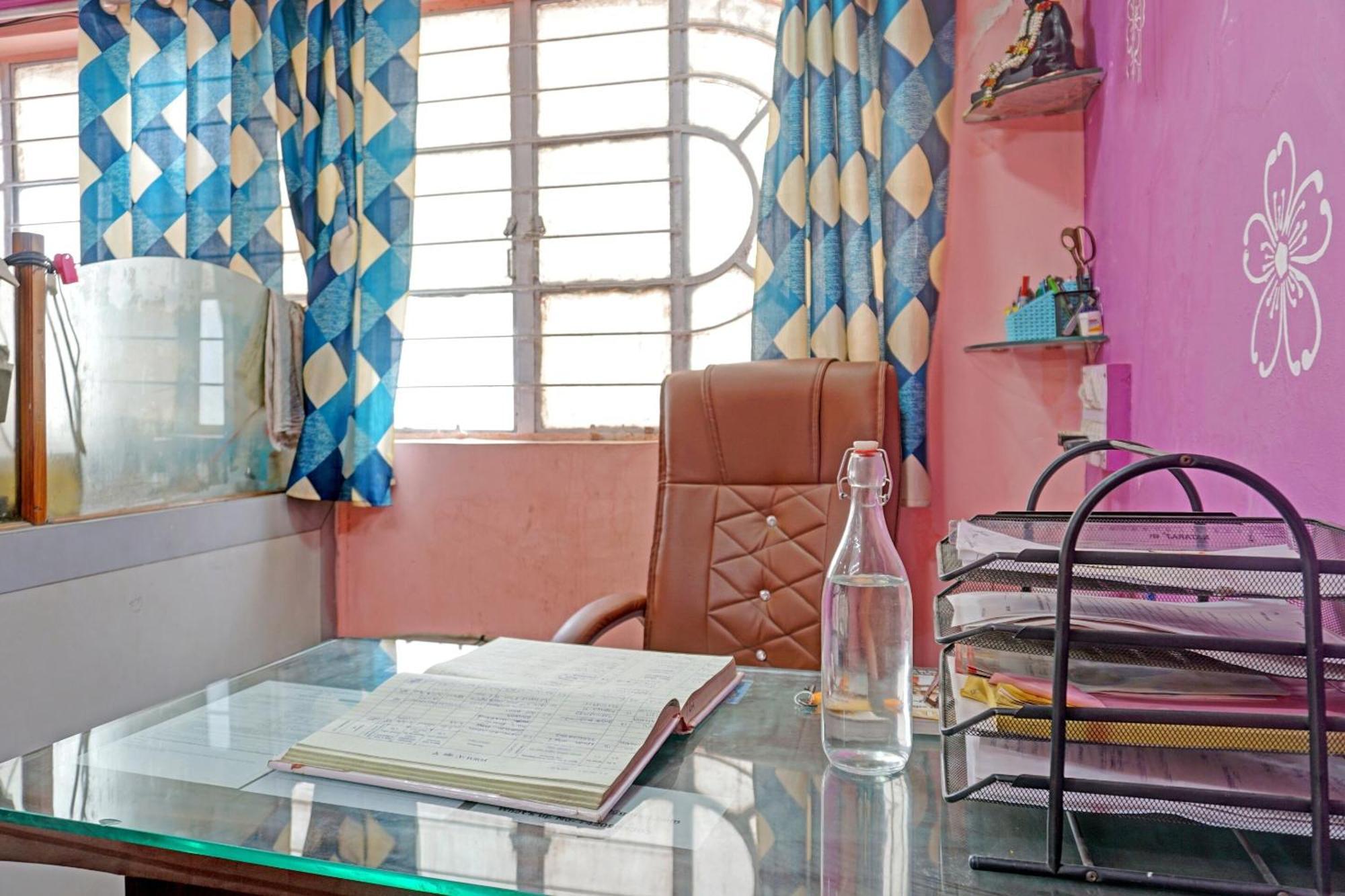 Spot On Hotel Prakash Residency, Near Hanuman Gym Ajmera Colony, Pimpri Esterno foto