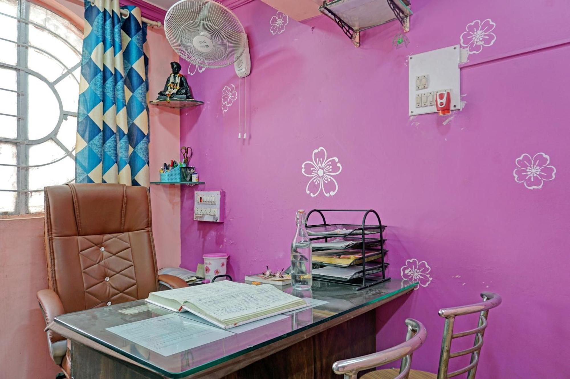 Spot On Hotel Prakash Residency, Near Hanuman Gym Ajmera Colony, Pimpri Esterno foto