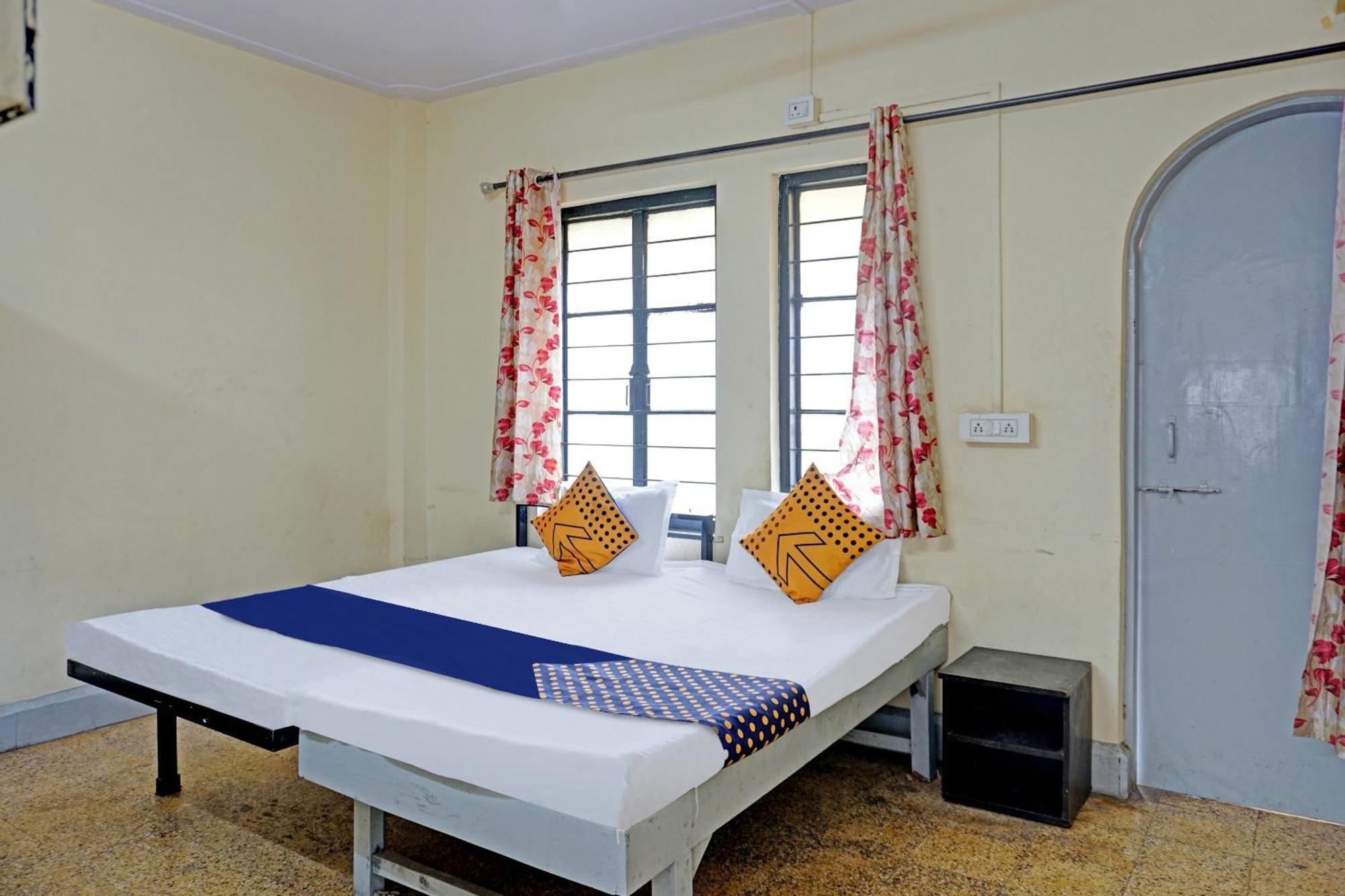 Spot On Hotel Prakash Residency, Near Hanuman Gym Ajmera Colony, Pimpri Esterno foto