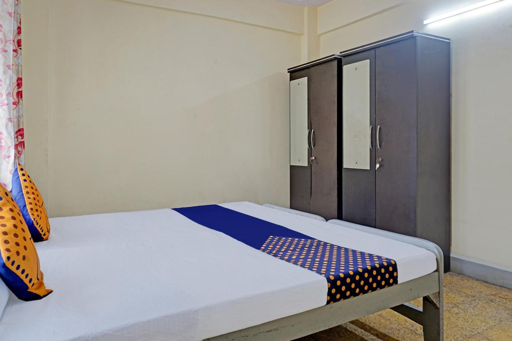 Spot On Hotel Prakash Residency, Near Hanuman Gym Ajmera Colony, Pimpri Esterno foto
